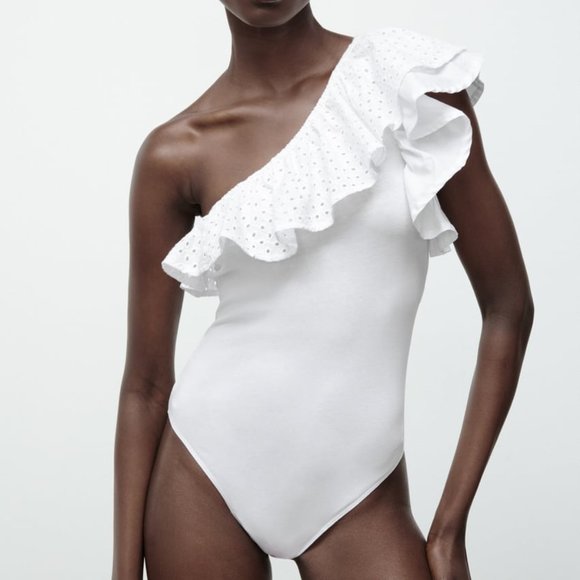 NWT EMBROIDERED ASYMMETRIC ONE SHOULDER WHITE BODYSUIT. - Picture 1 of 8